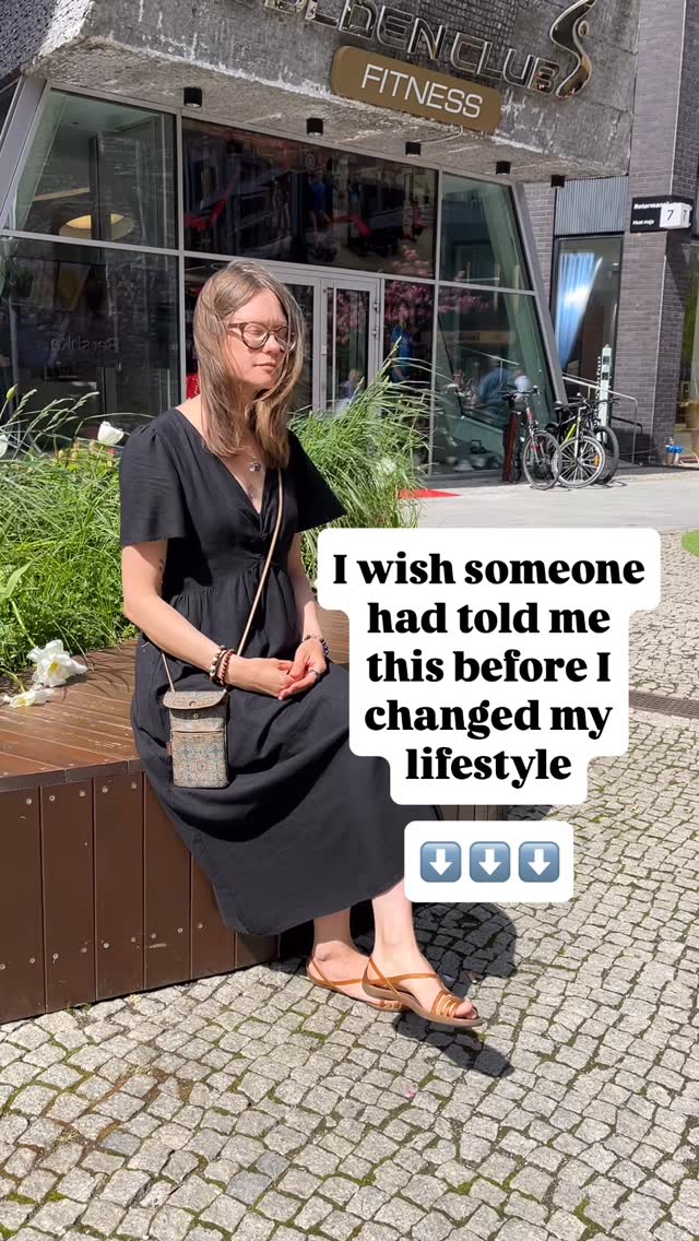 I care… which is exactly why you NEED to hear this. 💛
Stop forcing yourself into a healthy lifestyle you don’t understand or connect with.
Stop chasing perfection or trying to “fix” yourself overnight.
And be honest — deep down, you already know it’s not working.
Now that you’re ready to hear it, here’s what actually works:
👉🏼 Start with clarity. Know why you’re doing this.
👉🏼 Listen to your body. It already knows more than any trend.
👉🏼 Take small, loving steps. That’s what builds true change.
You don’t need to do it all at once.
You just need to begin — gently, with support that meets you where you are.
That’s exactly why I created the 🌿 Plant-Based Living Membership 🌿: to help you start in a way that feels real, supportive, and sustainable.
🌱 Start your 7-day free trial — link in bio or comment Trial and I’ll send it your way.
You don’t need to force this. You just need to begin. 💚
Sending you lots of light and love 🌞💚
Nele
I also welcome you on👧🙋♀️
𝙁𝙖𝙘𝙚𝙗𝙤𝙤𝙠: nutriplanet.health.hub
𝙋𝙞𝙣𝙩𝙚𝙧𝙚𝙨𝙩: nutriplanet
𝙏𝙬𝙞𝙩𝙩𝙚𝙧: thenutriplanet
𝙔𝙤𝙪𝙏𝙪𝙗𝙚: @nutriplanet
May this reach those who are quietly asking.
May it find the hearts
who are ready to return to themselves.
May it move only where it’s welcome —
and may that be enough.
#healthyveganfood #healthyvegan #healthyveganrecipes #healthyeating #wfpbdiet #lowglycemic #lowglycemicdiet #lowglycemicrecipes #lowglycemicload #wholefoodplantbasedlifestyle #wholefoodplantbased