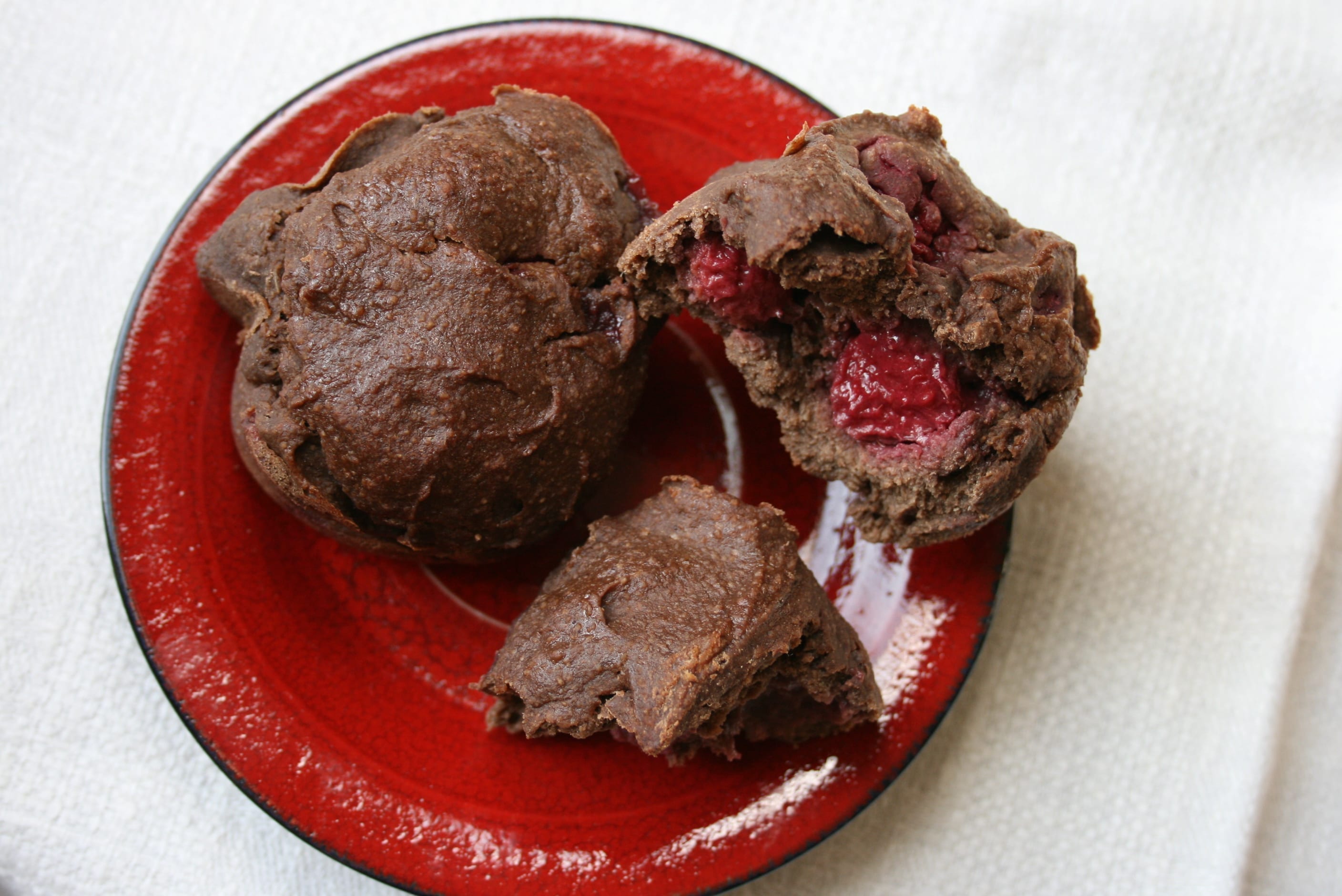 muffins, carob, cacao, raspberries, coconut oil, oat flour, buckwheat flour, dates, banana, apple sauce