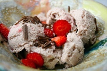 ice cream, dessert, raw, recipe, coconut, strawberries, chocolate