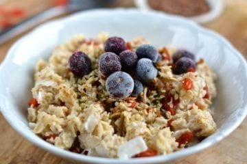 Oatmeal with Blueberries and Coconut