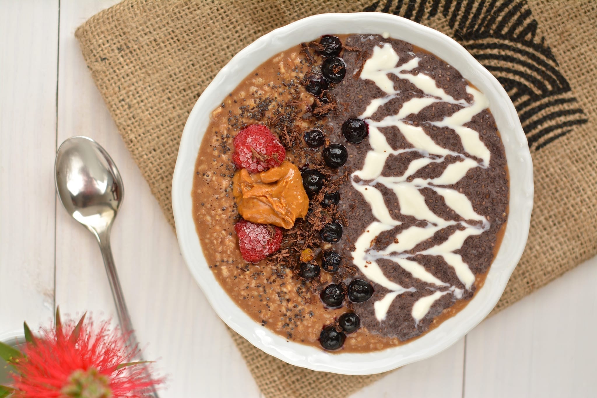 Oatmeal, Carob with Acai-Chia Pudding ans Swirls