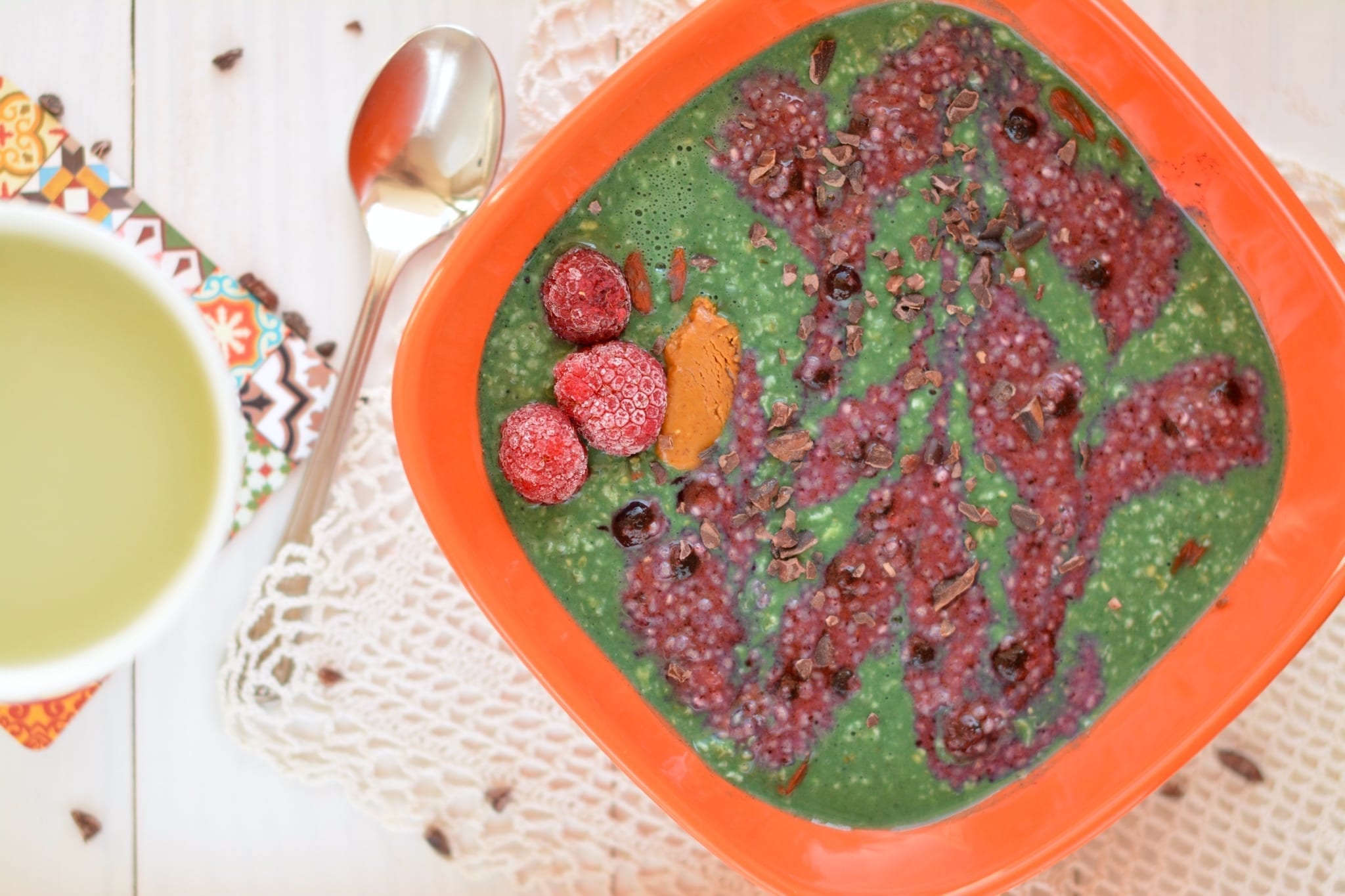 Oatmeal, Spirulina with Chia-Blueberry Swirls