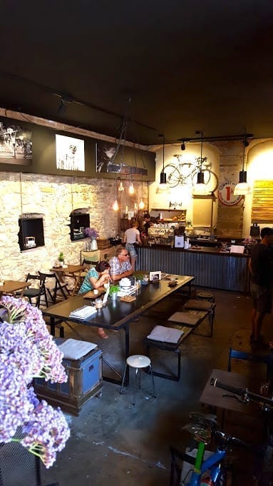 La Fabrica specialty coffee shop in Girona
