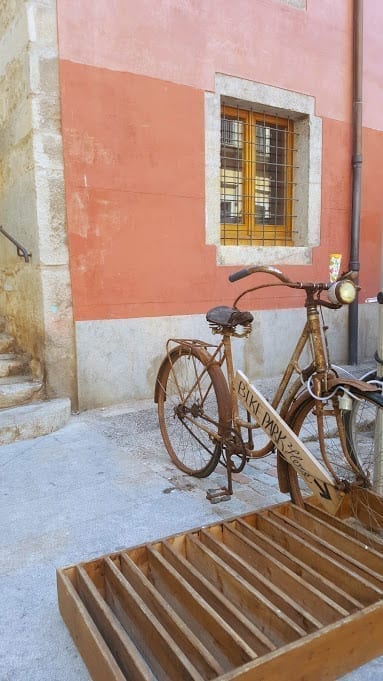 La Fabrica specialty coffee shop in Girona