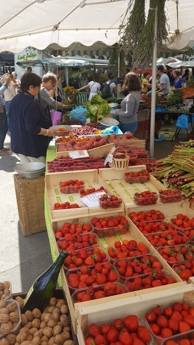 Farmer's market in Lyon