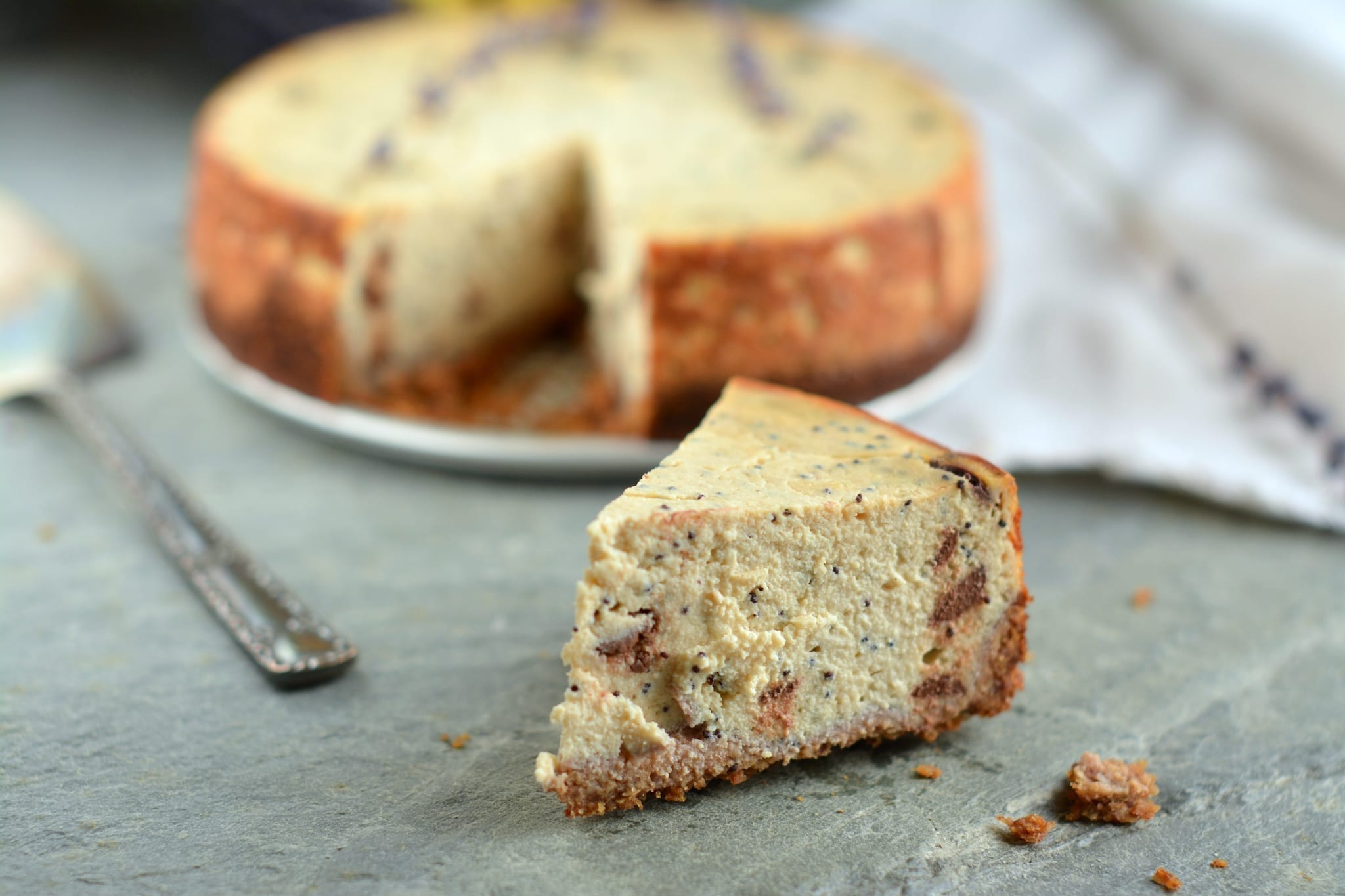 vegan-baked-cheesecake-tofu-chocolate-poppy-seeds