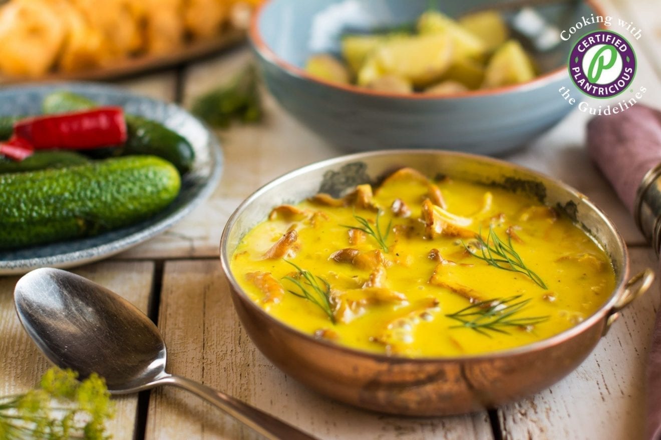 Vegan Chanterelle Mushroom Gravy [GlutenFree and LowFat]