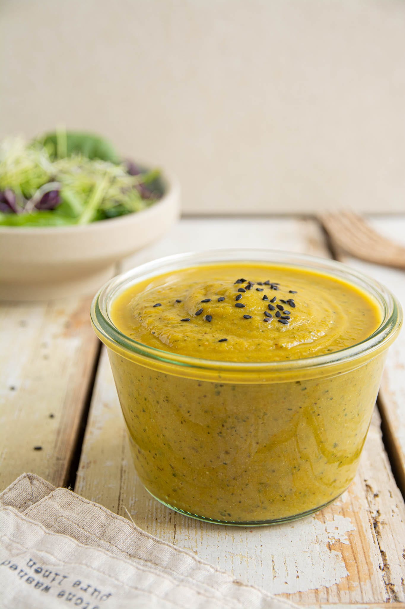 Simple and delicious oil-free vegan salad dressing made with oven-roasted eggplant, zucchini and carrot. What’s more is that this dressing recipe is also gluten-free and low glycemic. 