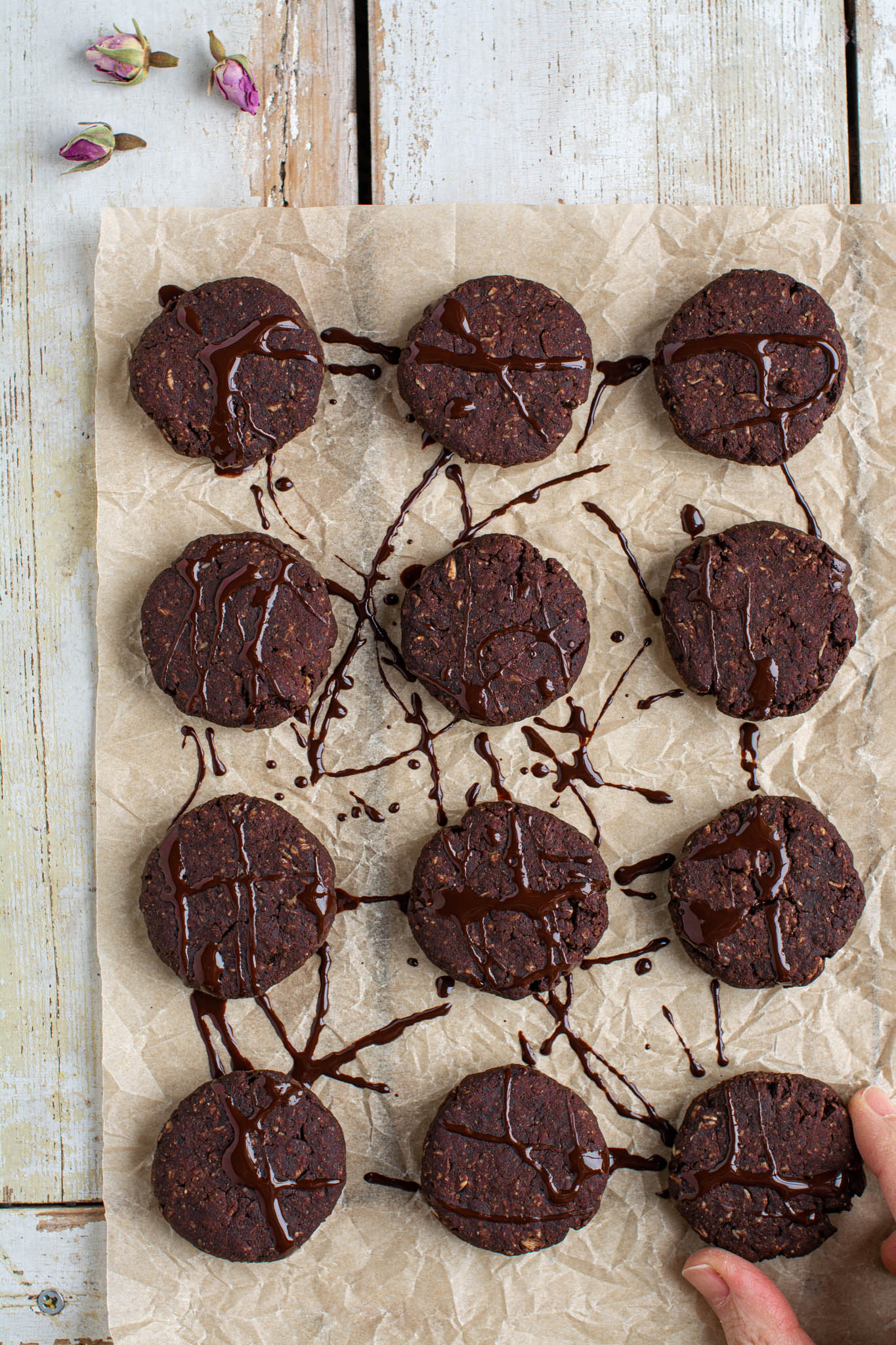 Delicious and hearty really chocolaty vegan chocolate chip cookies that are gluten-free and oil-free.