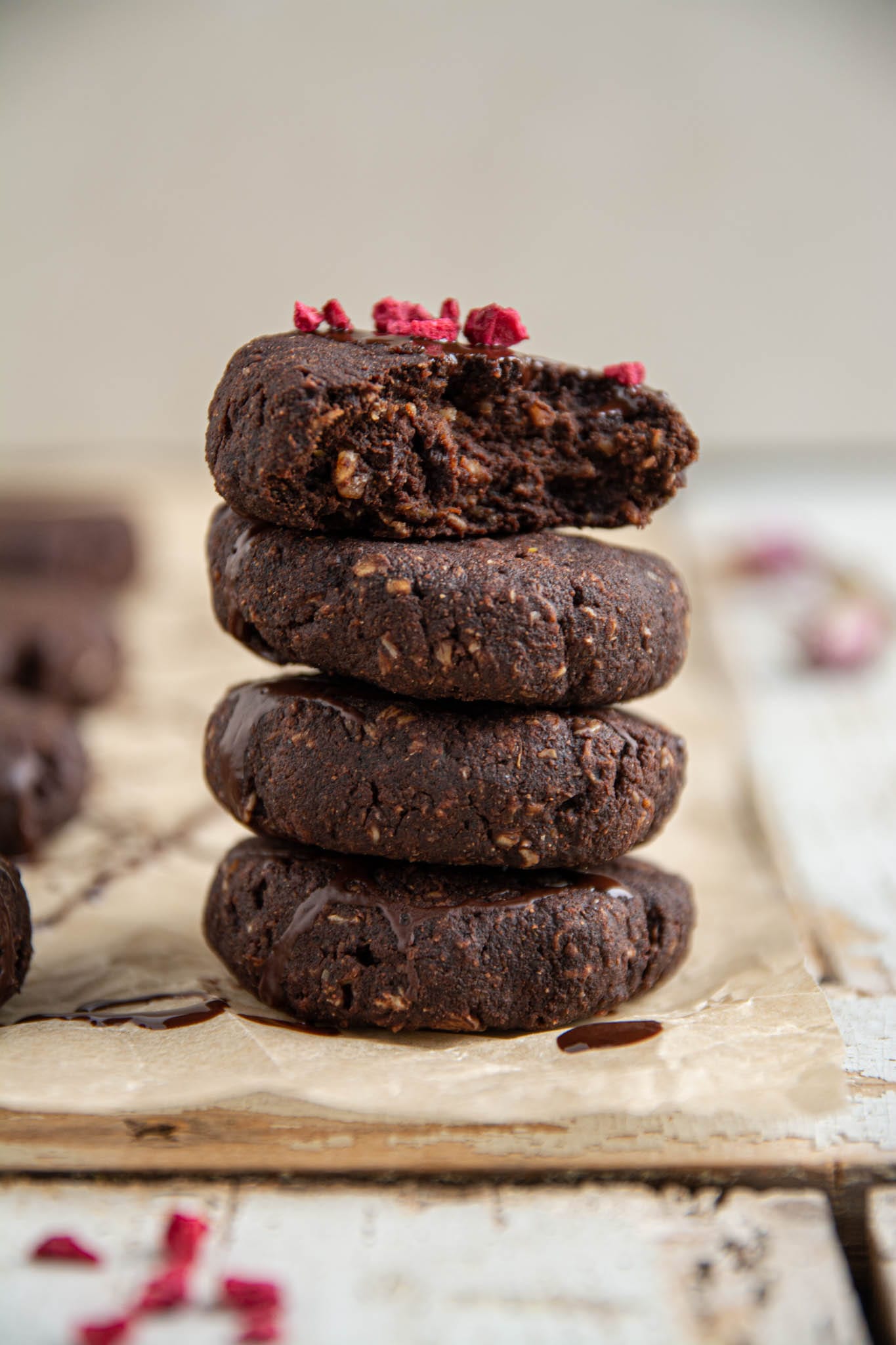 Delicious and hearty really chocolaty vegan chocolate chip cookies that are gluten-free and oil-free.