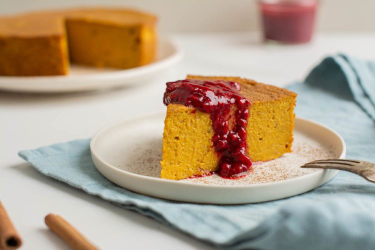 Delicious and healthy vegan pumpkin cheesecake with a silky-smooth texture. It is low-glycemic, gluten-free, oil-free and refined sugar free. Make it with it without crust.