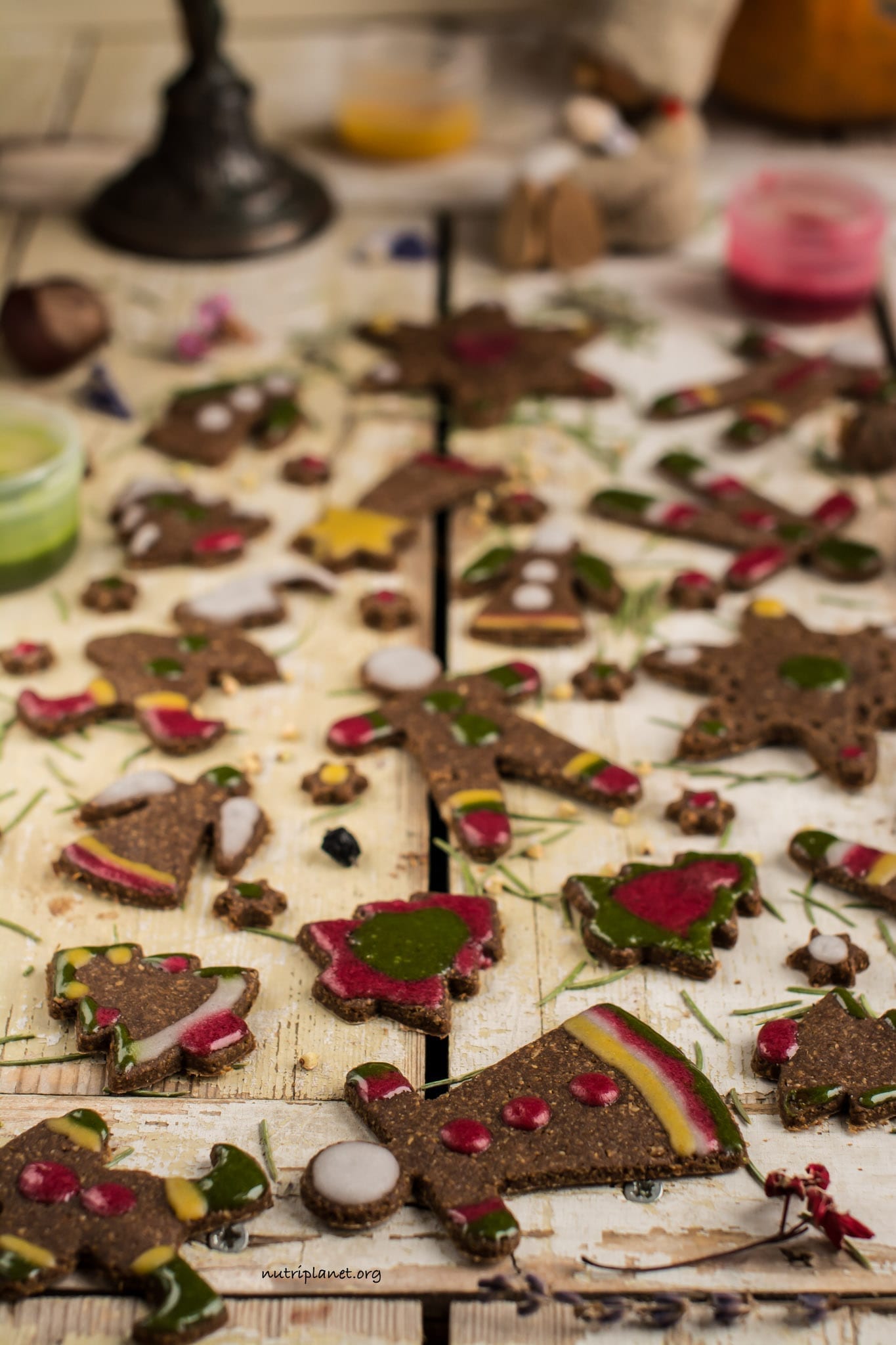 Vegan Gingerbread Cookies with vegan royal icing