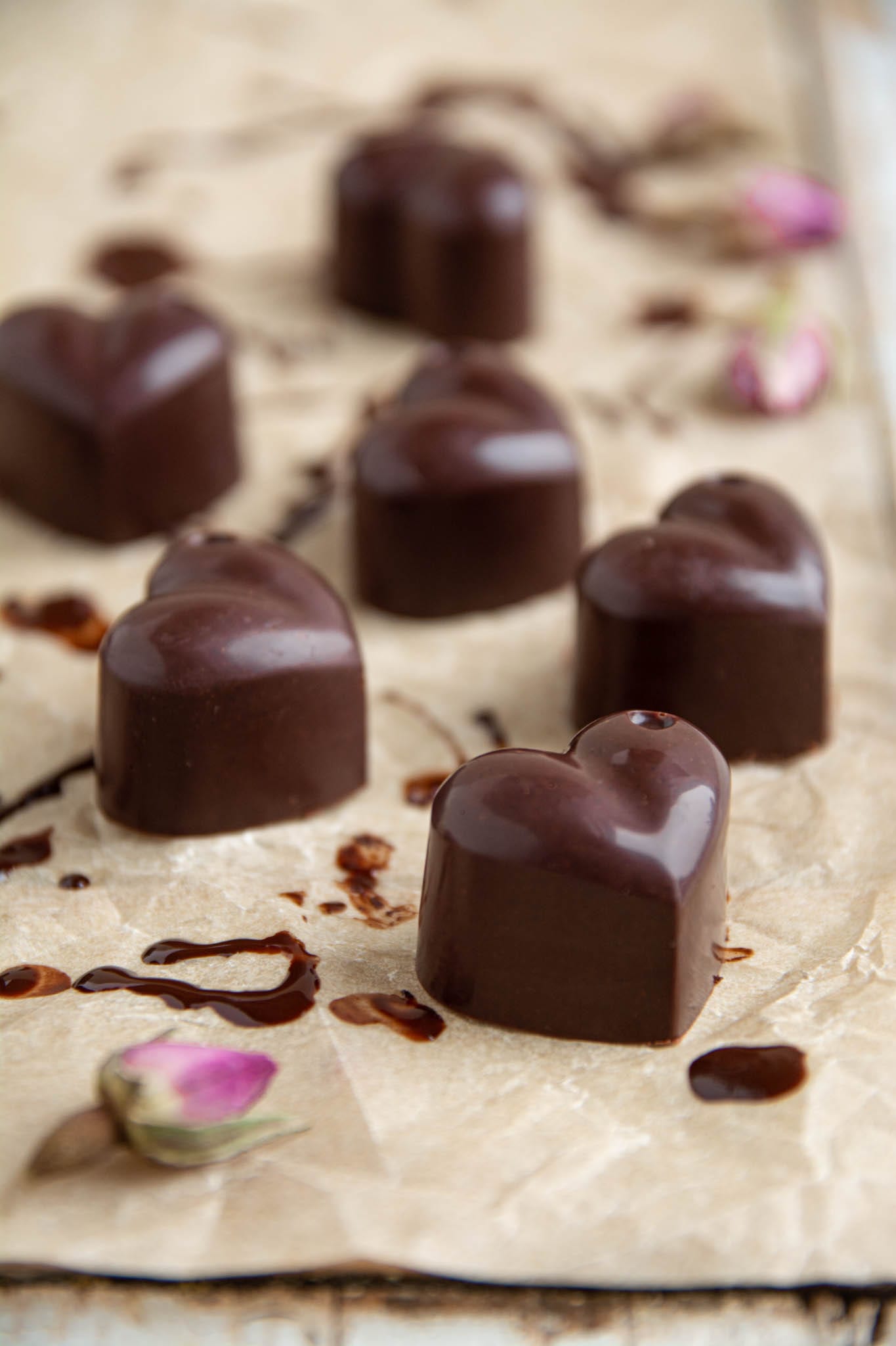 Delicious and decadent raw vegan chocolate candy recipe with a boost of superfoods.