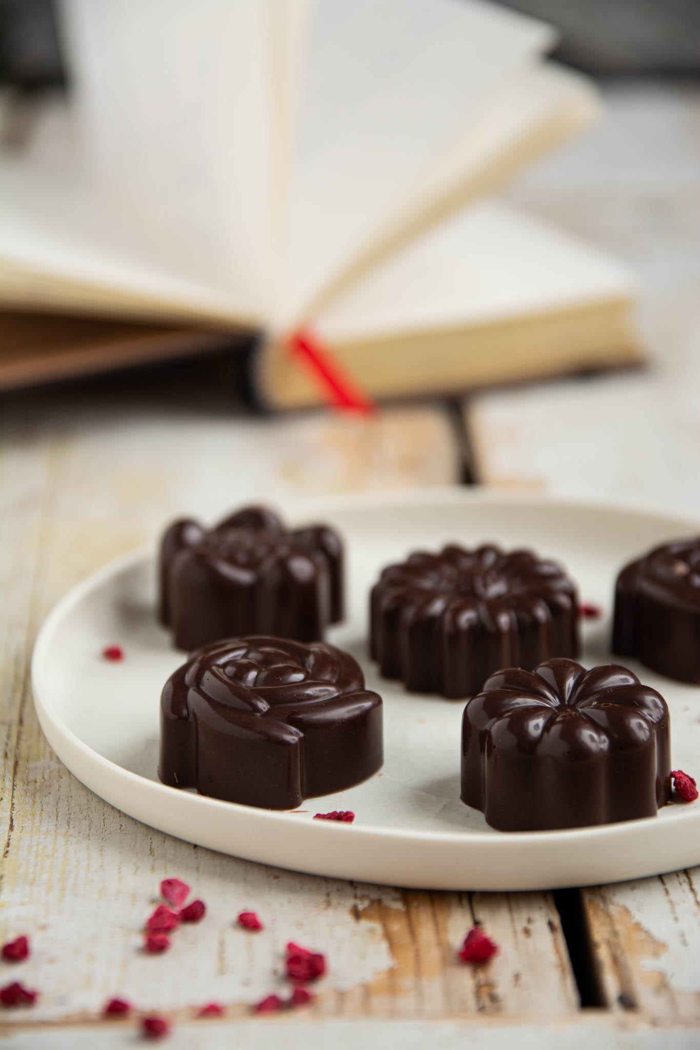 Delicious and decadent raw vegan chocolate candy recipe with a boost of superfoods.