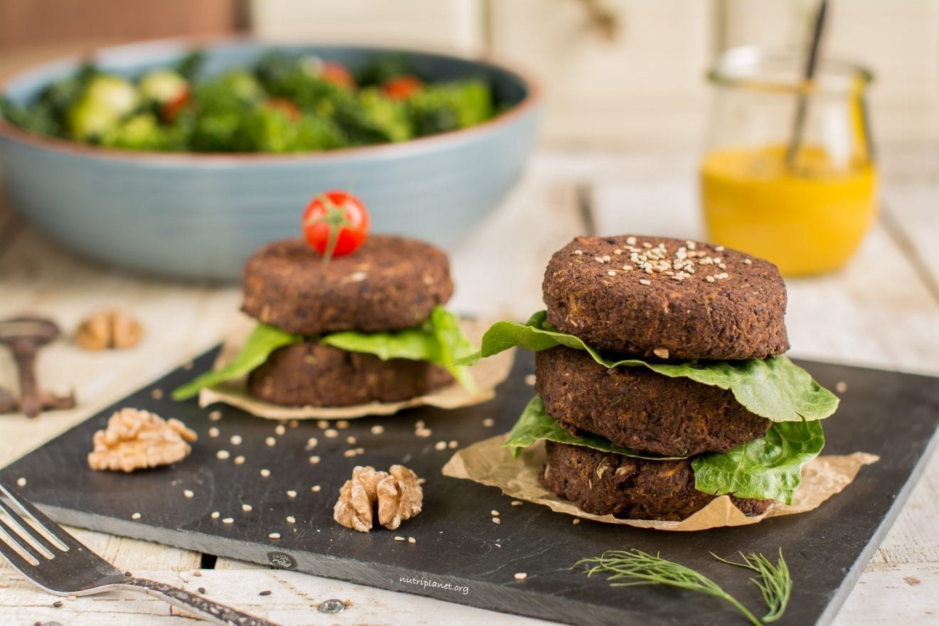 Vegan Black Bean Burgers with Mushrooms [GlutenFree and OilFree]