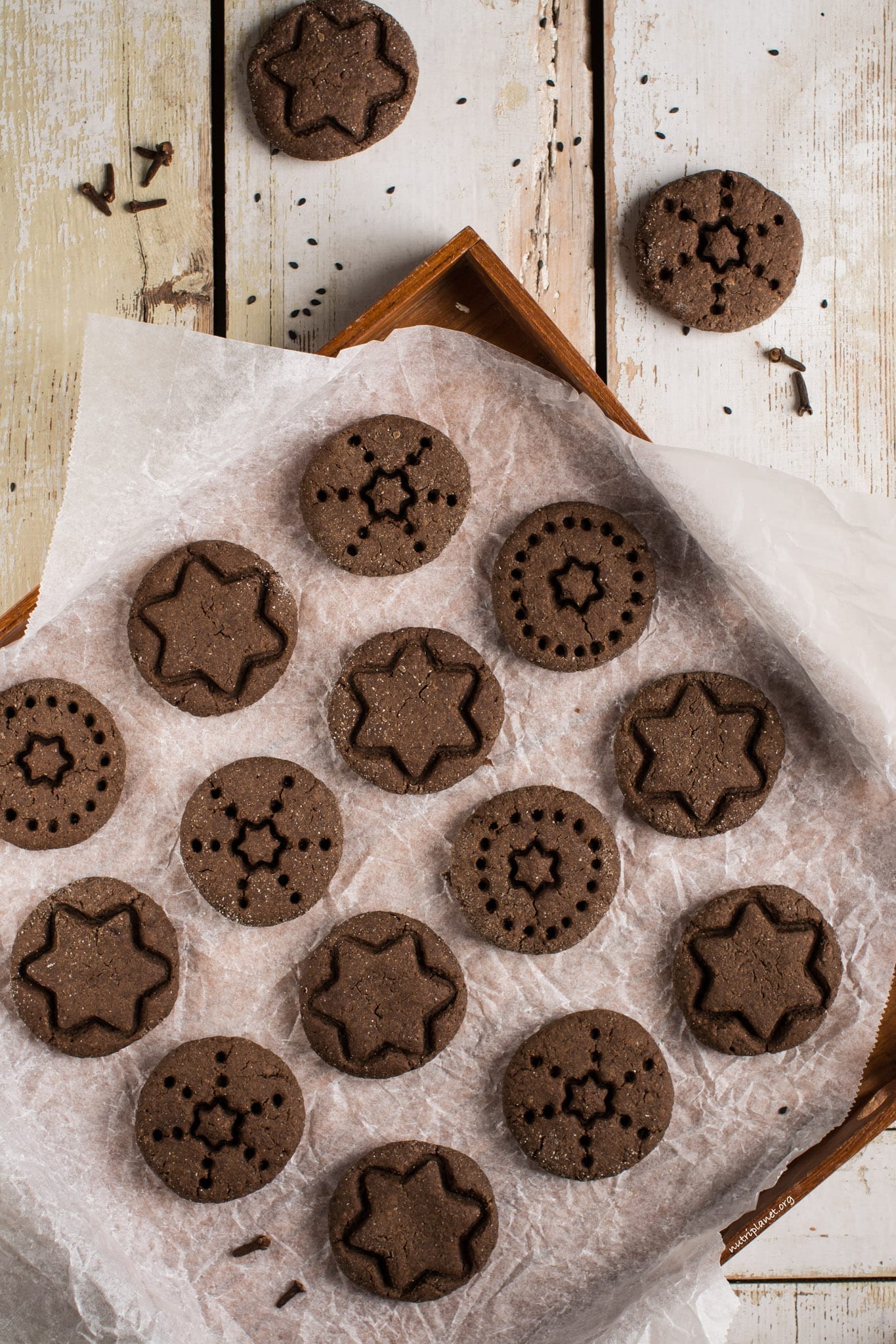 Chewy and Soft Gingerbread Cookies Recipe