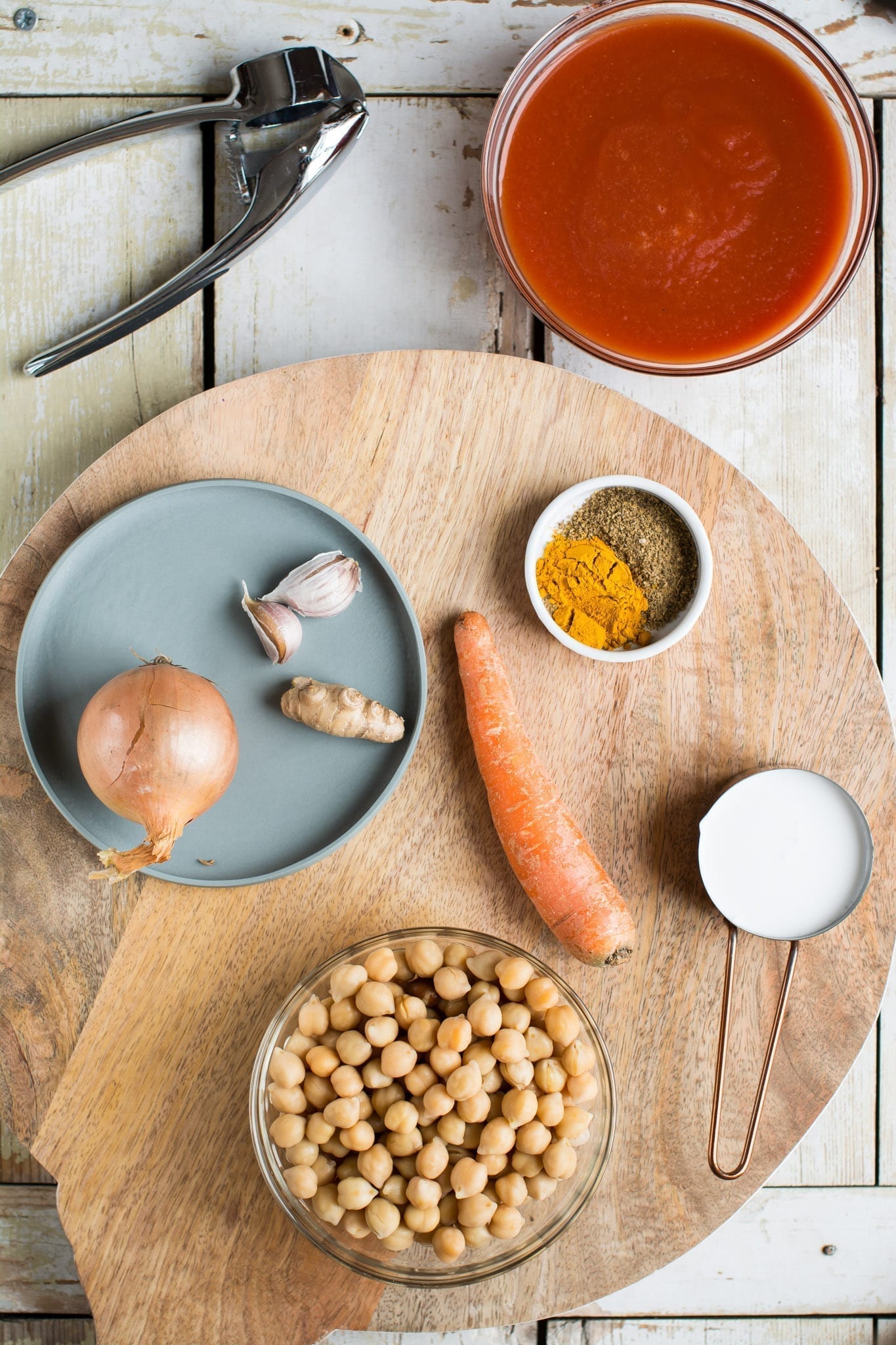 Vegan Chickpea Curry with Tomatoes