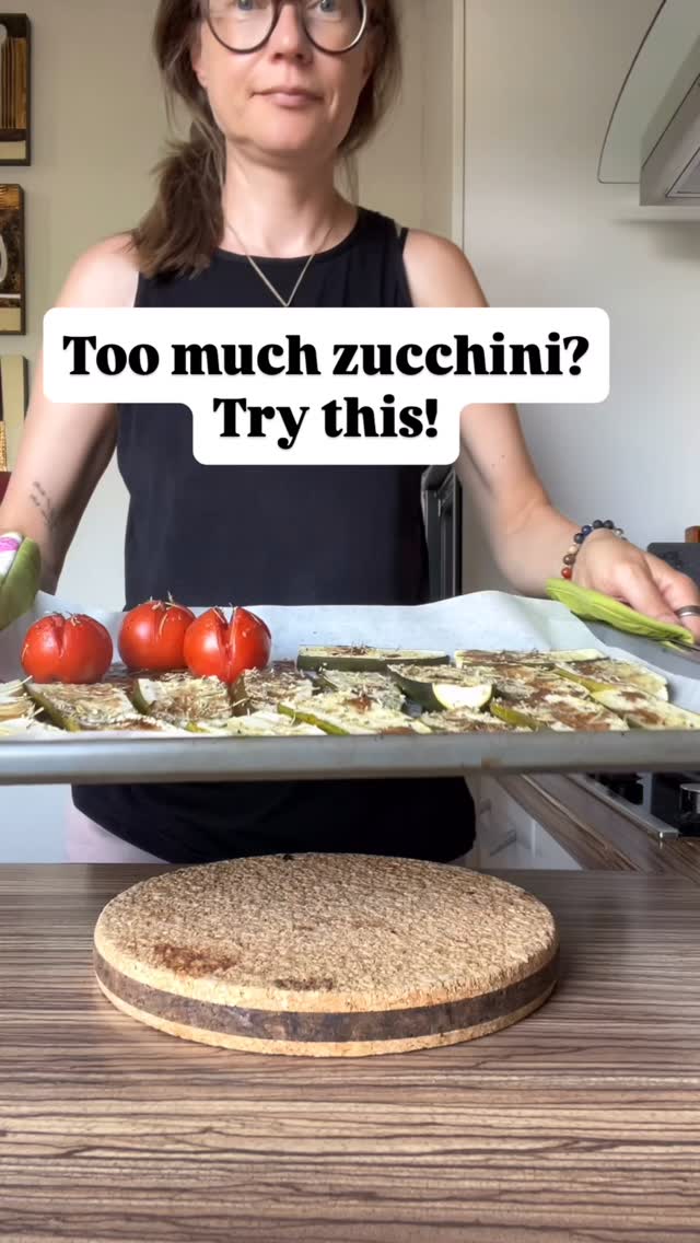 What to do with all that zucchini? 🍃
If you’re like many gardeners (or friends of gardeners), summer squash is everywhere right now — and this oven-baked zucchini is one of my favourite no-fuss ways to enjoy it.
✨ Here’s how I make it:
1. Slice zucchini and sprinkle lightly with salt
2. Let sit to release moisture
3. Pat dry with kitchen paper (if necessary)
4. Season with your favourite herbs/spices and a splash of balsamic vinegar
5. Bake at 180–200°C for ~35 min or until done
I used oregano, thyme, rosemary, and sage — but feel free to play around with what you have 🌿
These roasted zucchini slices are tender, flavourful, and so versatile — perfect as a side, salad topping, or part of a nourishing bowl.
💚 Want to take the overwhelm out of plant-based eating and learn more simple tricks like this?
Comment GUIDE and I’ll DM you my Free Guide to Plant-Based Lifestyle — complete with a full day’s meal plan and helpful tools to get you started.
Sending you lots of light and love 🌞💚
Nele
I also welcome you on👧🙋♀️
𝙁𝙖𝙘𝙚𝙗𝙤𝙤𝙠: nutriplanet.health.hub
𝙋𝙞𝙣𝙩𝙚𝙧𝙚𝙨𝙩: nutriplanet
𝙏𝙬𝙞𝙩𝙩𝙚𝙧: thenutriplanet
𝙔𝙤𝙪𝙏𝙪𝙗𝙚: nutriplanet
May this reach those who are asking.
May it move only where it’s welcome —
and may that be enough.
#zucchinirecipe #plantbasedrecipes #wholefoodplantbased #bakedzucchini #easyplantbasedmeals #zucchinibake #lowglycemicfoods #summervegetables #plantbasedtips