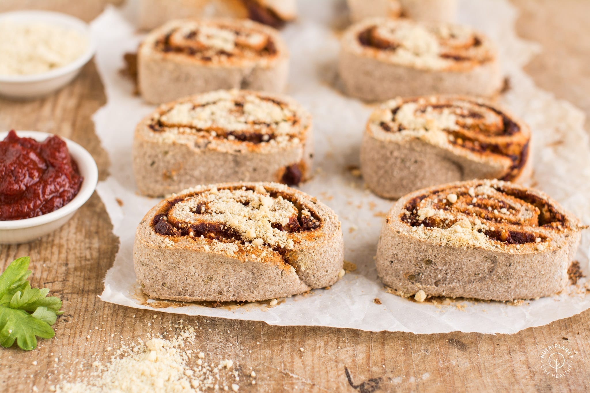 Homemade gluten-free vegan pizza rolls make a healthy savoury bite sized snack for busy weekdays. Furthermore, they are yeast-free and oil-free.