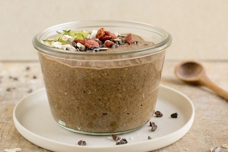 Chocolate Overnight Oats [Vegan, Low-Carb]