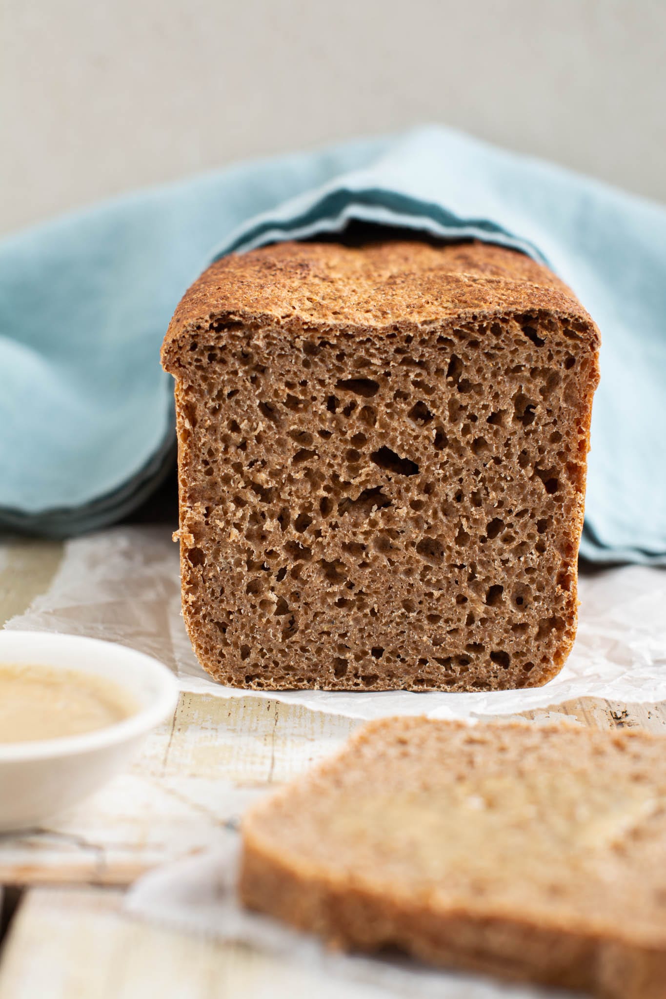 Learn how to make no-knead whole grain spelt sourdough bread with simple equipment in only 8 hours.