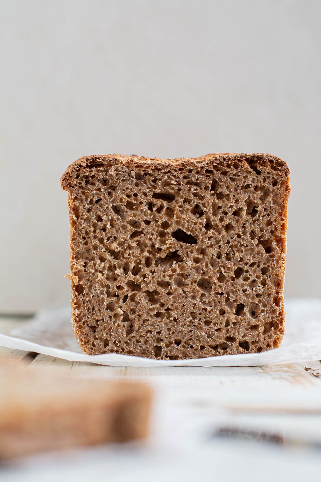 Learn how to make no-knead whole grain spelt sourdough bread with simple equipment in only 8 hours.