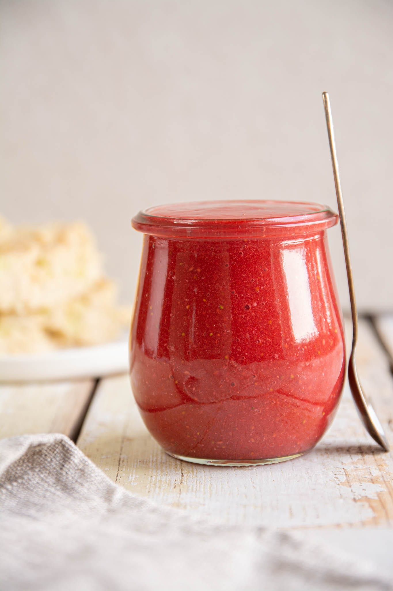 Let’s make an easy strawberry sauce using fresh strawberries. All you need is a blender and 3-4 ingredients. This sauce is ideal for pancakes, crepes, waffles, cheesecake, pound cake, ice cream, and other desserts.