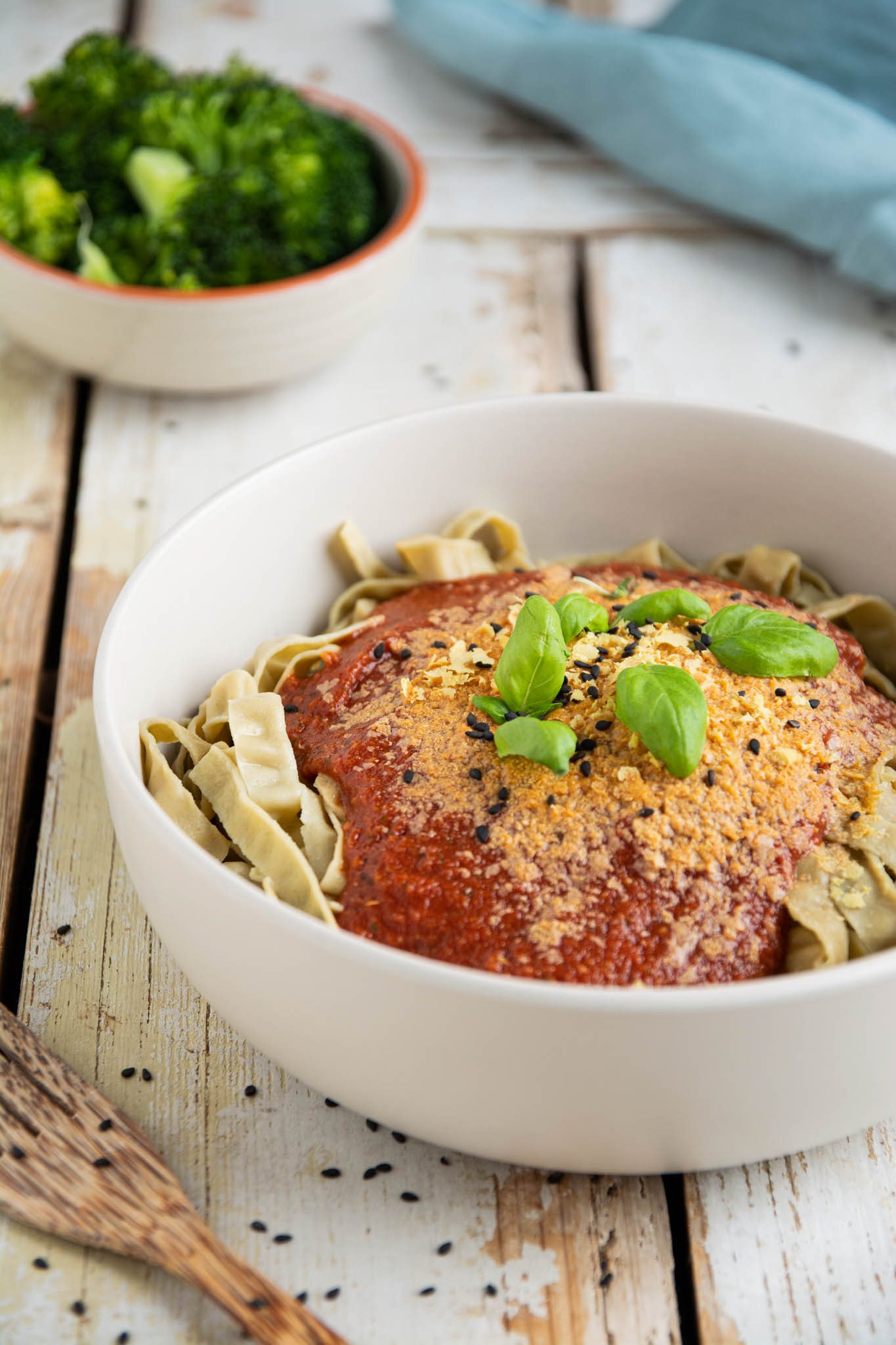 Learn how to make a low glycemic edamame pasta with marinara sauce and broccoli. Perfect blood sugar balancing and high-protein plant-based meal.