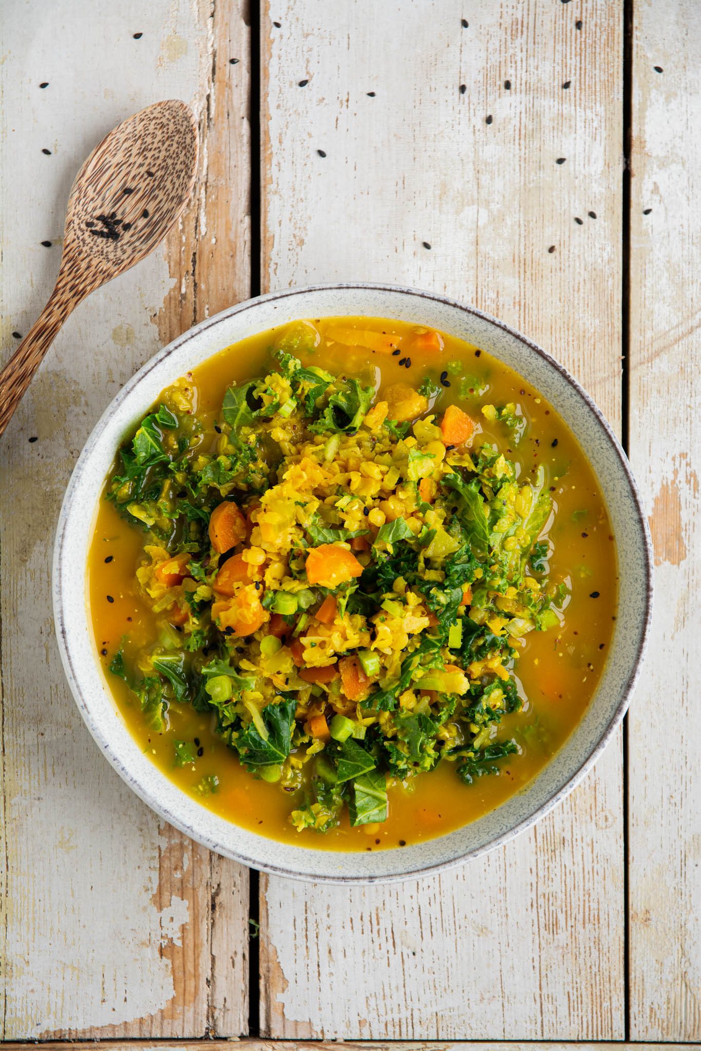 Learn how to make a vegan low glycemic curried red lentil soup with mung beans and kale. It’s a perfectly healthy quick and easy single serving meal to prepare for lunch.