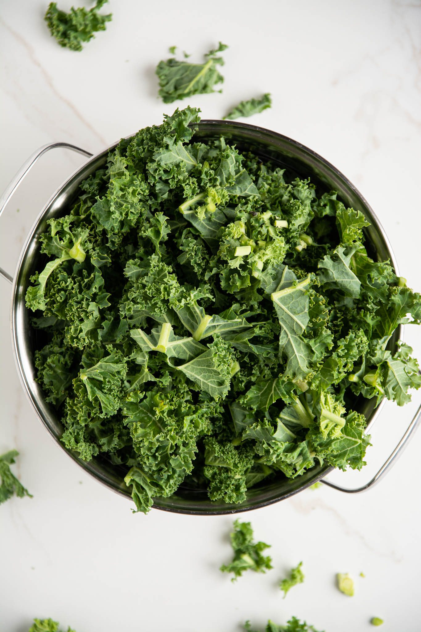 Any fan of kale will enjoy this healthy and delicious massaged kale salad that is ready in under 30 minutes. Steamed and massaged kale paired with sweet potatoes and tempeh makes a filling and nourishing plant-based meal. Using steamed kale for greater antioxidant capacity.