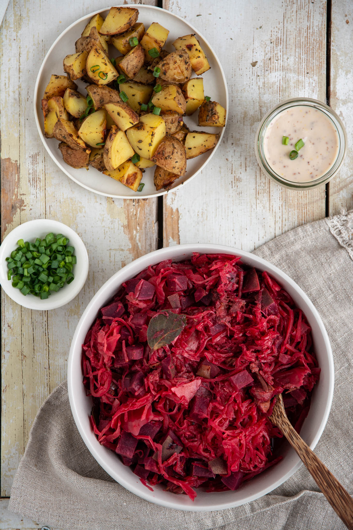 Learn how to cook sauerkraut with beetroot and dates for a delicious, sweet result without refined sugars. It’s a perfect low fat side dish for Christmas dinner or simply to be enjoyed on a regular weekday.