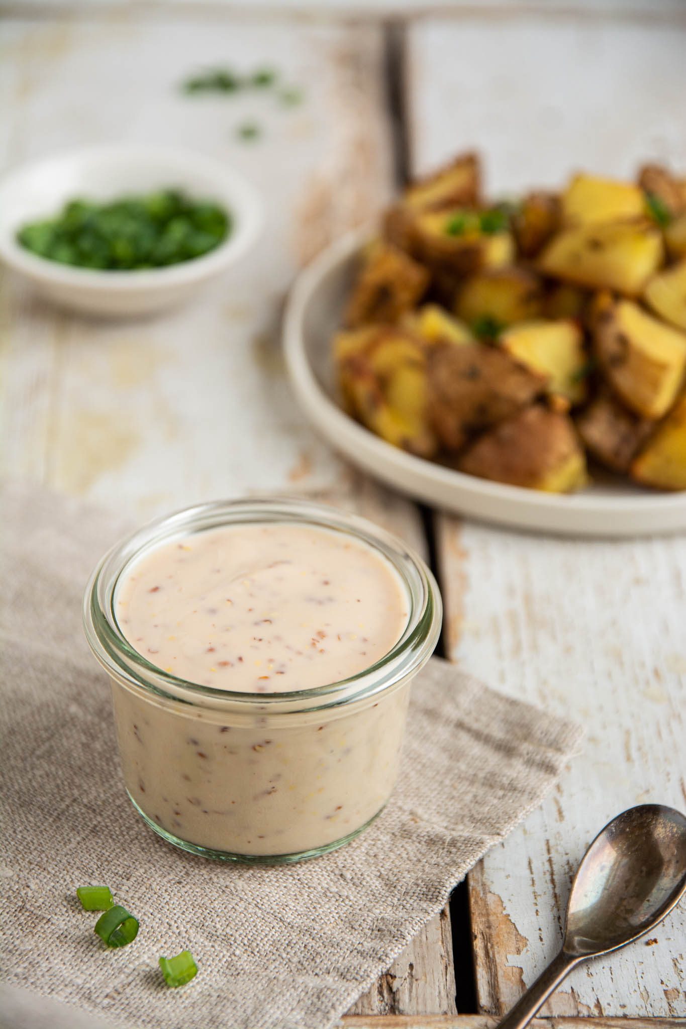 Learn how to make an easy oil-free vegan mustard dipping sauce that is perfect for dipping dumplings, baked potatoes, tacos, and raw veggies. It’s one of those quick and easy recipes that require no skills and minimal time.