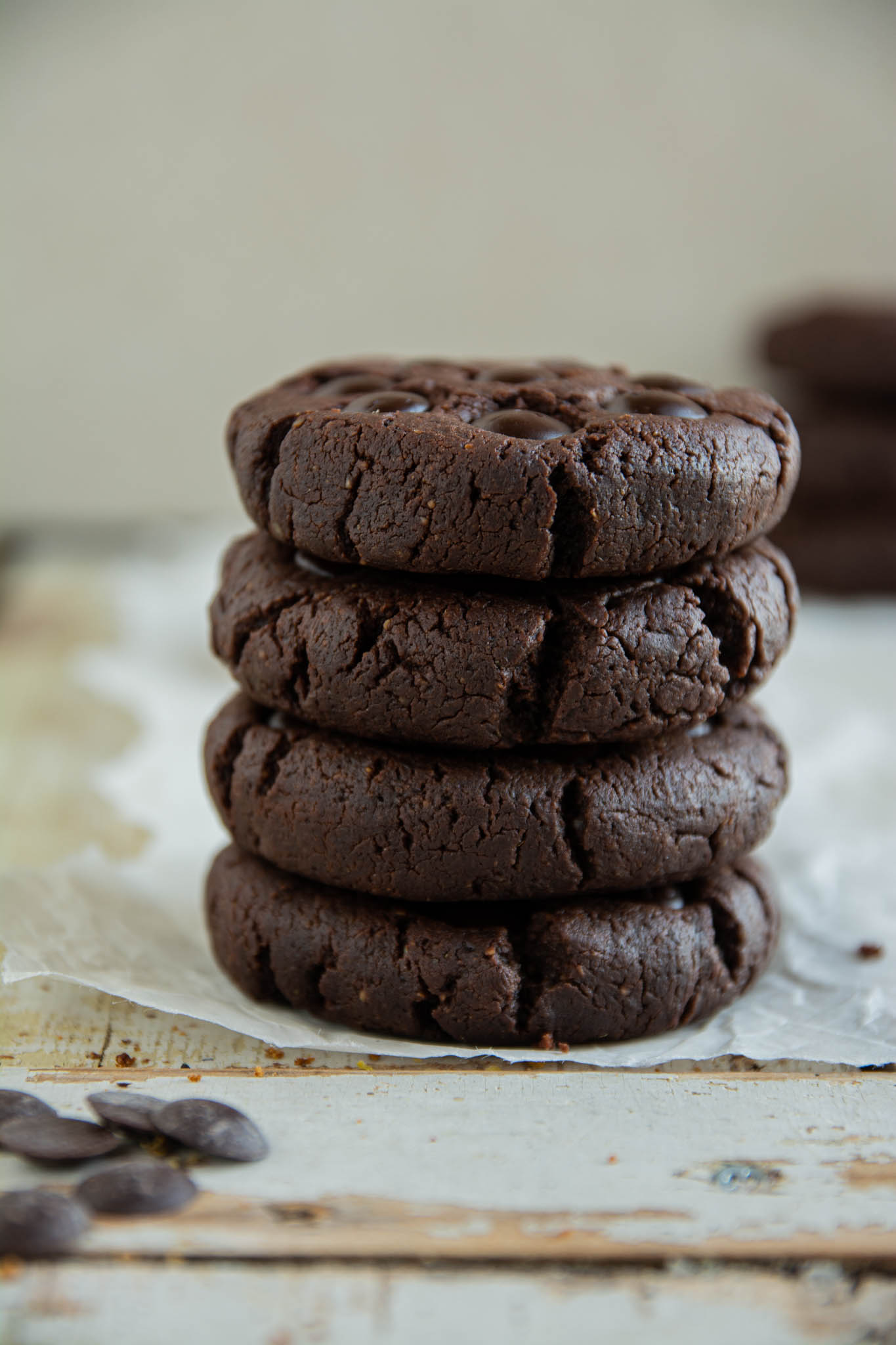 Learn how to make peanut butter chocolate chip cookies that are vegan, gluten-free, and oil-free. It’s a wholesome no butter recipe resulting in healthy soft and chewy plant-based cookies.