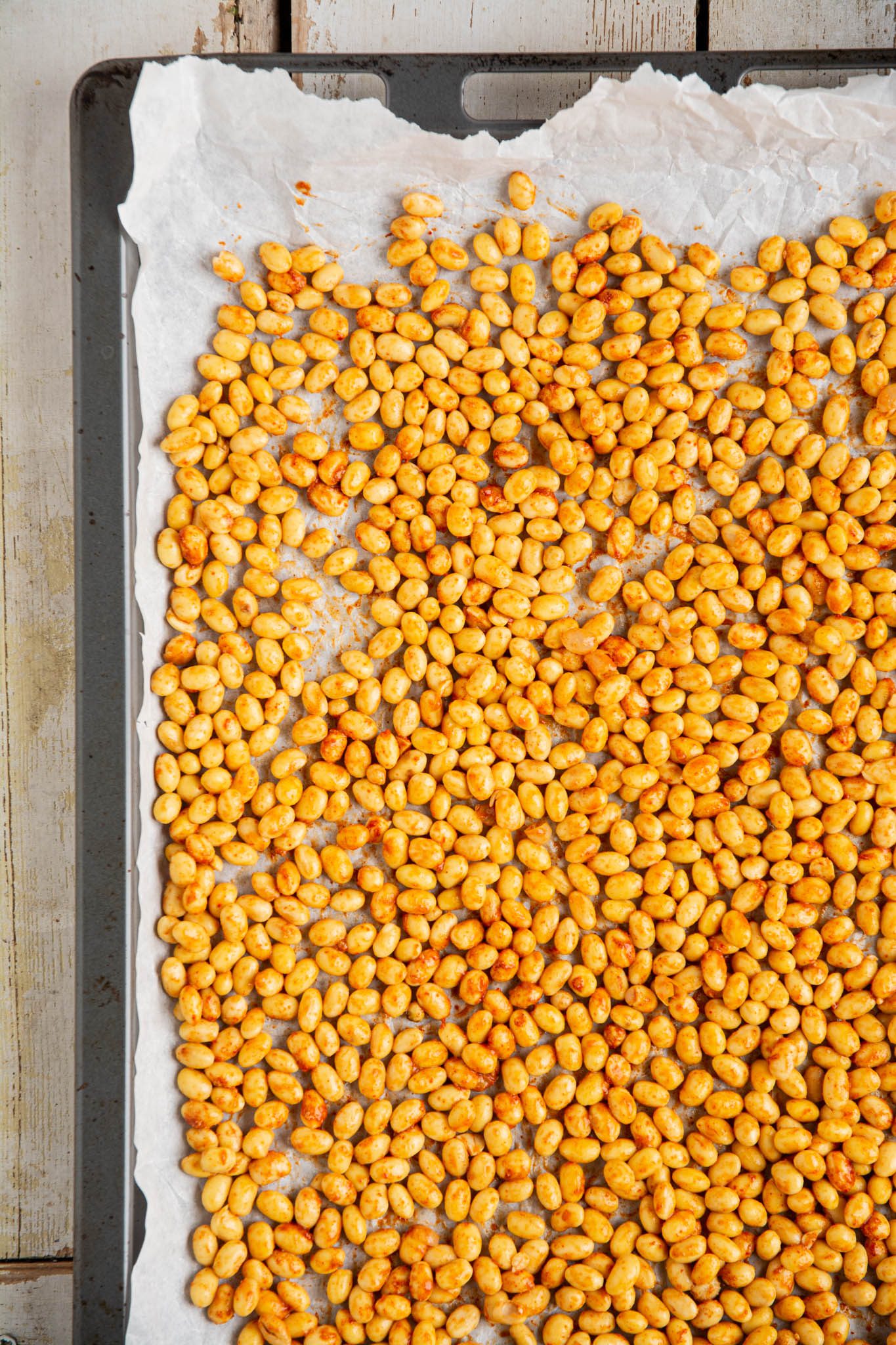 Learn how to make dry roasted soybeans in the oven without oil for a tasty low glycemic healthy snack.