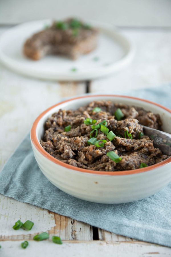 Learn how to make low-fat black bean hummus with soybeans, chickpeas, mushrooms, herbs, and carrots. You'll need 13 ingredients, a food processor, and 25 minutes of your time.