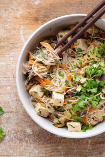 Try this healthy version of vegan pad thai that uses no oil or dairy products. It's a perfect weekday meal that'll fill you up.