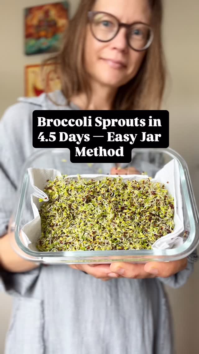 🌱 The easiest superfood you can grow at home 🌱
Broccoli sprouts are one of the most powerful foods you can add to your plate — rich in sulforaphane, a compound studied for its benefits on detoxification, inflammation, gut health, and even cellular repair.
And the best part? You don’t need a garden — just a jar, some seeds, and 5 days of patience.
In this reel, I’m showing you:
✨ How to sprout broccoli seeds at home — step by step
🥦 Why broccoli sprouts are a nutritional powerhouse
🫙 My simple jar method for fresh, crunchy sprouts every time
Once you start growing your own, you’ll never go back to store-bought!
💚 Want my full step-by-step guide with tips, timing, and troubleshooting?
Comment BROCCOLI SPROUTS below, and I’ll send you the blog link.
Sending you lots of light and love 🌞💚
Nele
I also welcome you on👧🙋♀️
𝙁𝙖𝙘𝙚𝙗𝙤𝙤𝙠: nutriplanet.health.hub
𝙋𝙞𝙣𝙩𝙚𝙧𝙚𝙨𝙩: nutriplanet
𝙏𝙬𝙞𝙩𝙩𝙚𝙧: thenutriplanet
𝙔𝙤𝙪𝙏𝙪𝙗𝙚: nutriplanet
May this reach those who are asking.
May it move only where it’s welcome —
and may that be enough.
#broccolisprouts #broccolisprouts🌱 #homegrownsprouts #sproutingbroccoli #sproutingseeds #sprouting #sulforaphane